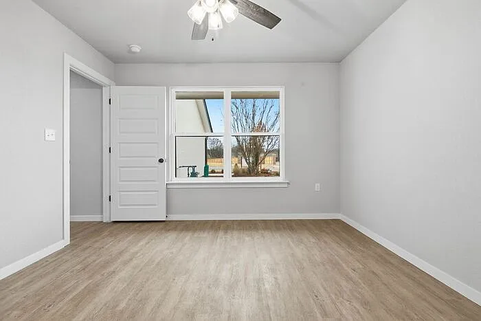 3427 N Ironwood Ave — Photo 30
