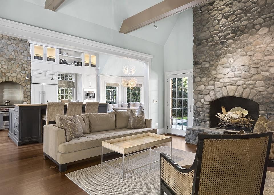 2nd image of 15 Barns Ln