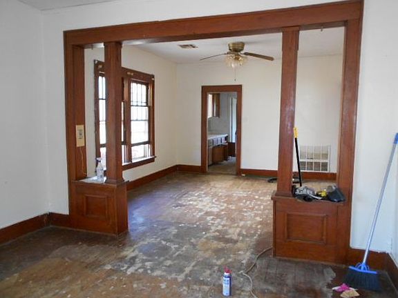 3rd image of 223 W 10th St