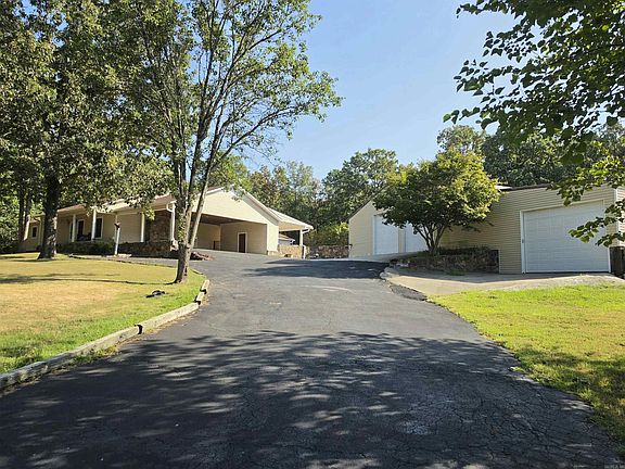 2nd image of 75 Lookout Dr