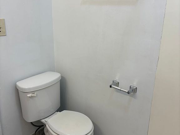 5th image of 1007 Dekalb St #1B