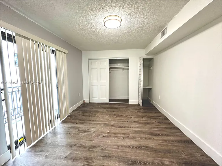 529 SW 4th St #303 — Photo 9