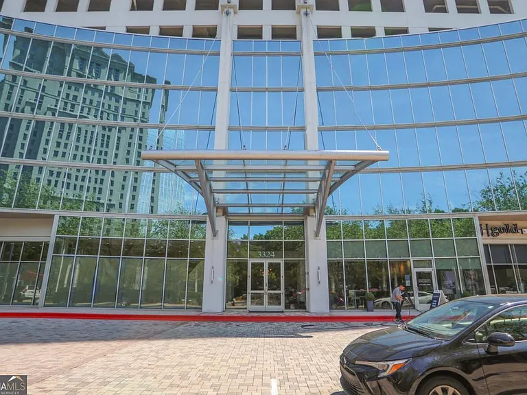 3324 Peachtree Rd NE #915 — Photo 25
