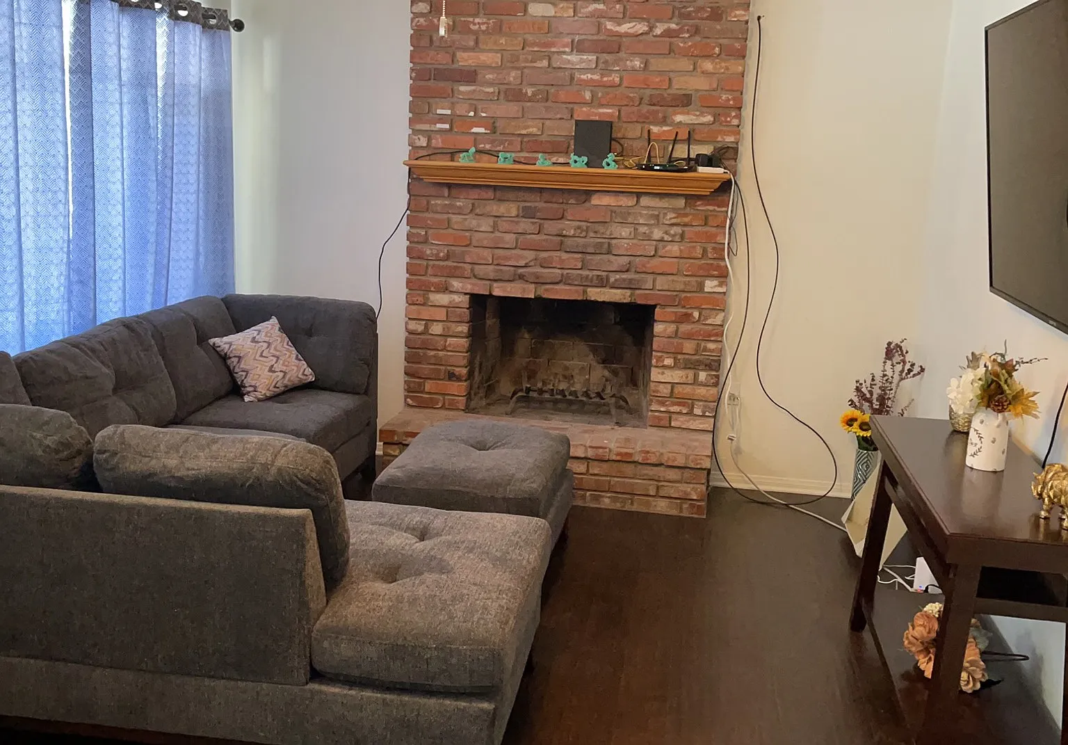 4 bed, 2194 sqft, $4,500 — Photo 2