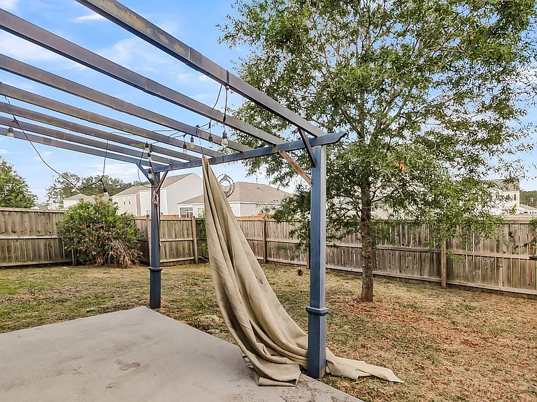 212 Longford Dr — Photo 44