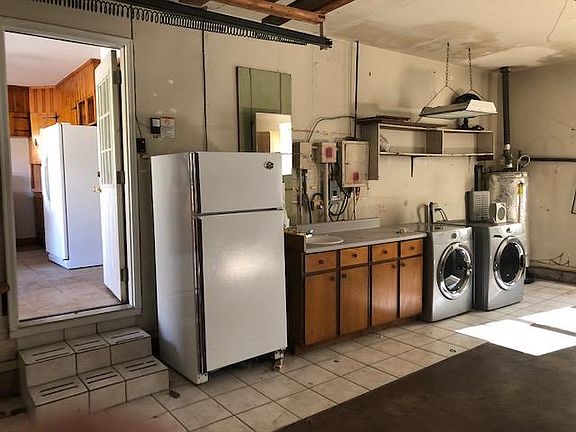 The garage is amazing.  It comes with an extra beer fridge a