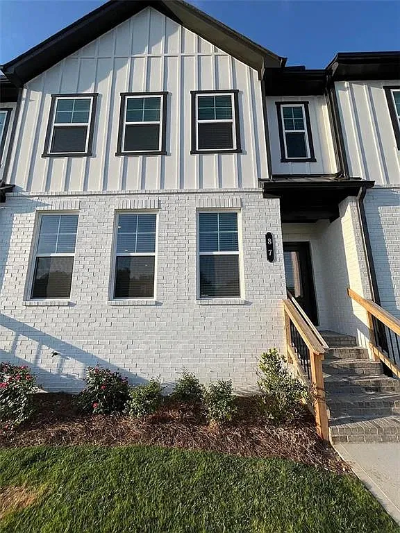 3 bed, 5.0 bath, 2265 sqft, $2,000 — Photo 1