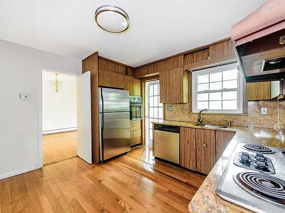 4th image of 133 Arthur St