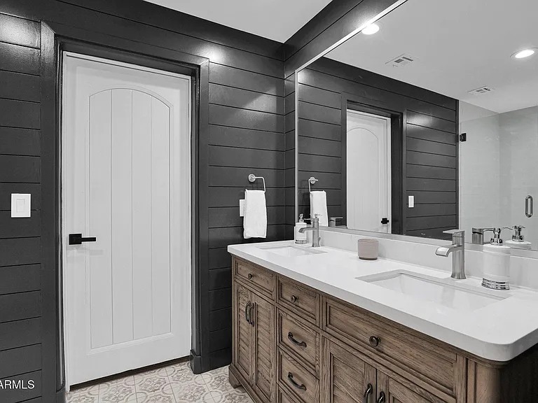 6834 E Belmont Cir — Photo 39