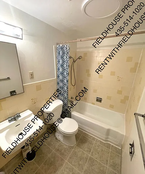 20 Hillside Cir #2 — Photo 5