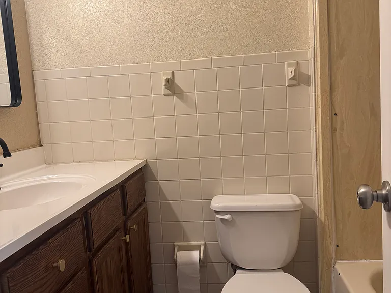 1230 S Sherman Ave — Photo 16