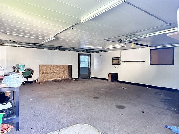 2nd image of 808 Kumler St