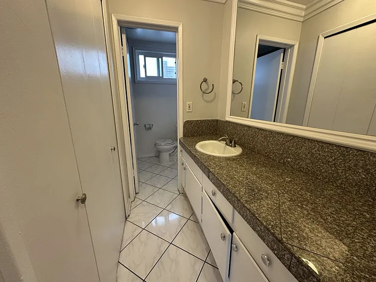 Edgemont Apts — Photo 25