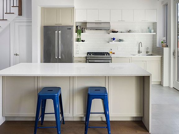 4th image of 162 Senator St #1