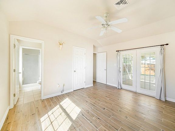 5th image of 208 Ebony Ln