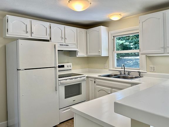 5th image of 39 Jeffrey Ln