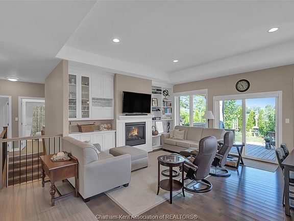 3rd image of 67 Valencia Dr