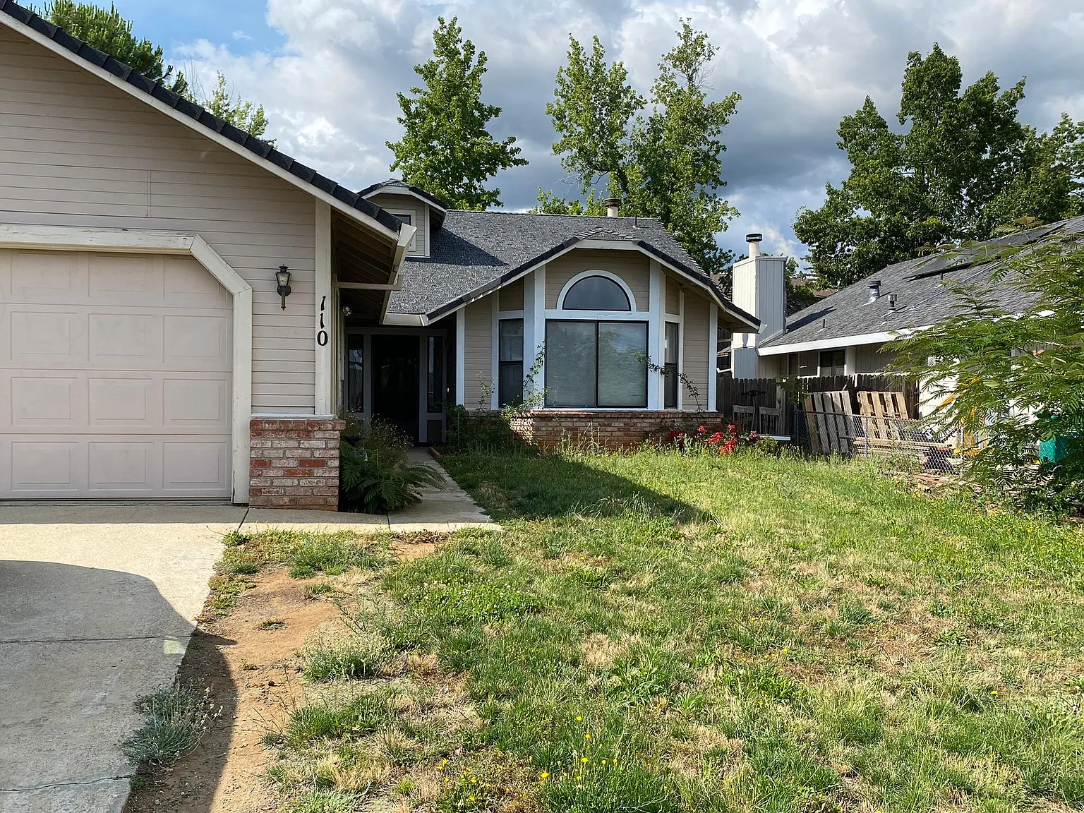 110 Castlemont Dr photo 1