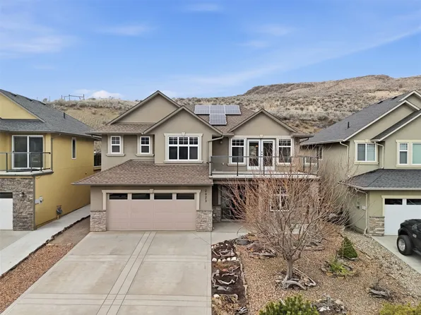 2023 Saddleback Dr, Kamloops, BC V2B 0A6