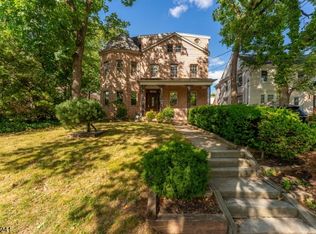 589 Westminster Ave, Elizabeth City, NJ 07208