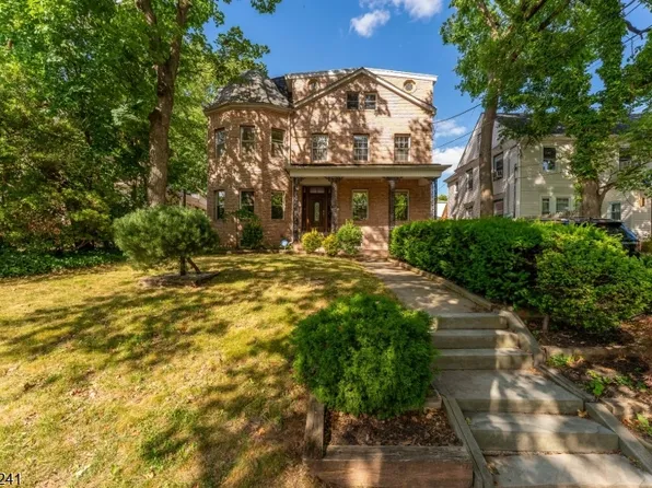 589 Westminster Ave, Elizabeth City, NJ 07208
