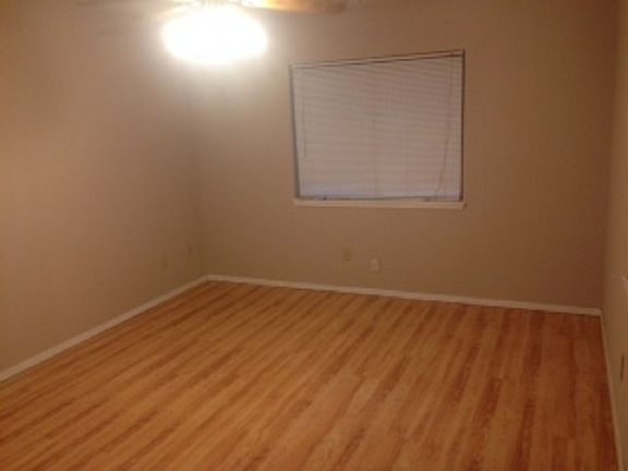 4th image of 2915 Kingfisher Dr