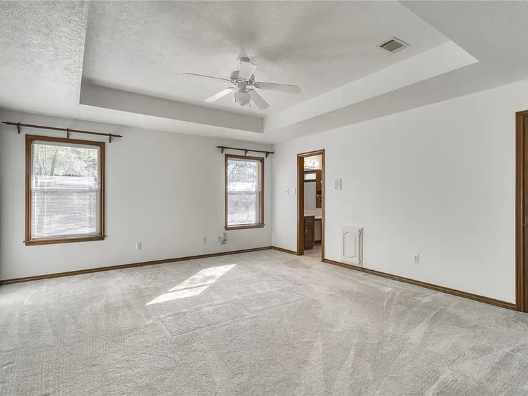 1402 Riverstone Ct — Photo 23