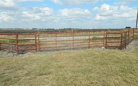 3rd image of 4028 N Us Highway 69