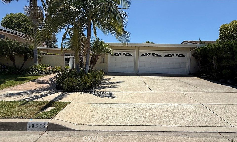 1st image of 19332 Sierra Bello Rd
