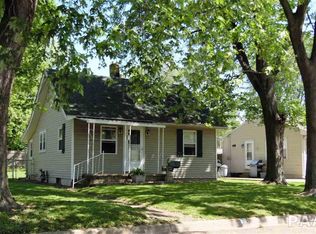1405 Henrietta St, Pekin, IL 61554