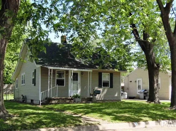 1405 Henrietta St, Pekin, IL 61554