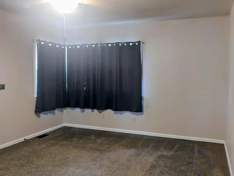 3407 Broadway Ave — Photo 4