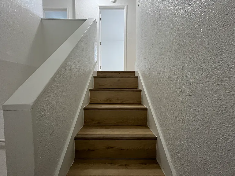 Crestwood Apartments — Photo 7