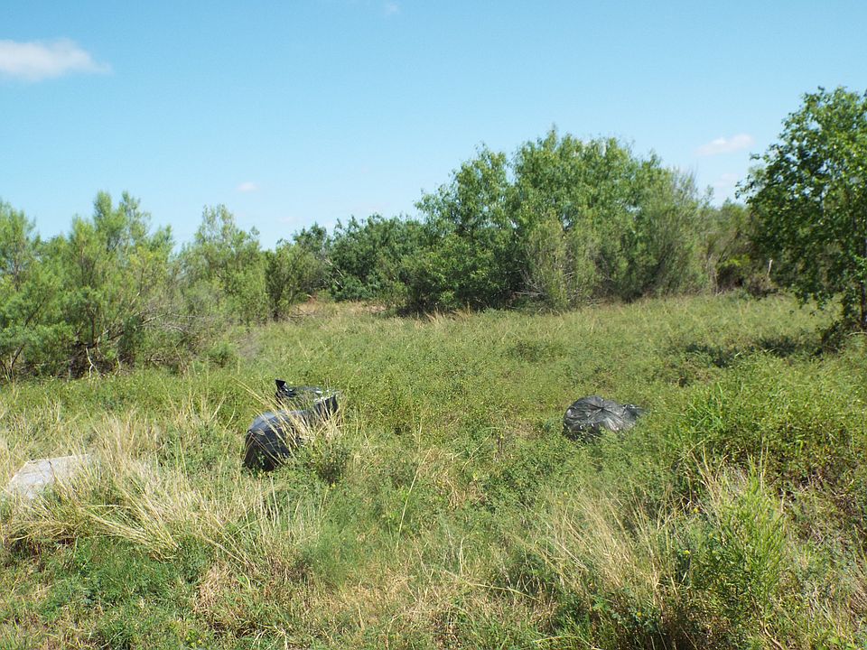 2nd image of Del Rio Rd