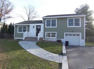 442 Crest Dr, Northvale, NJ 07647