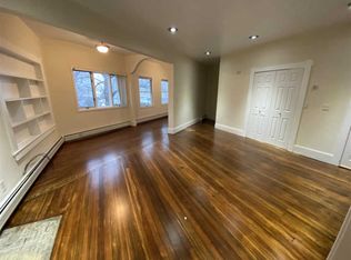 21 Beverly Pl, Edgewater, NJ 07020