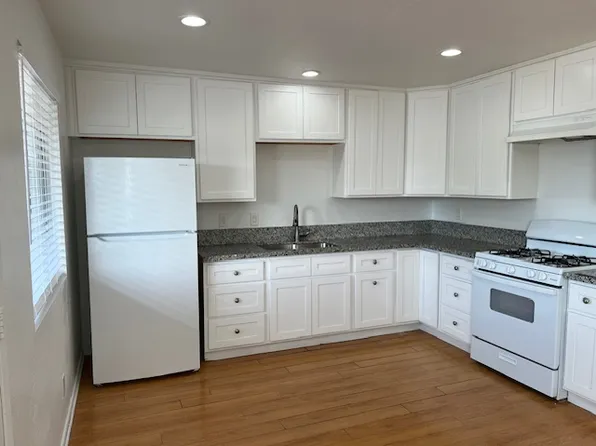 8601 C Ave APT C, Hesperia, CA 92345