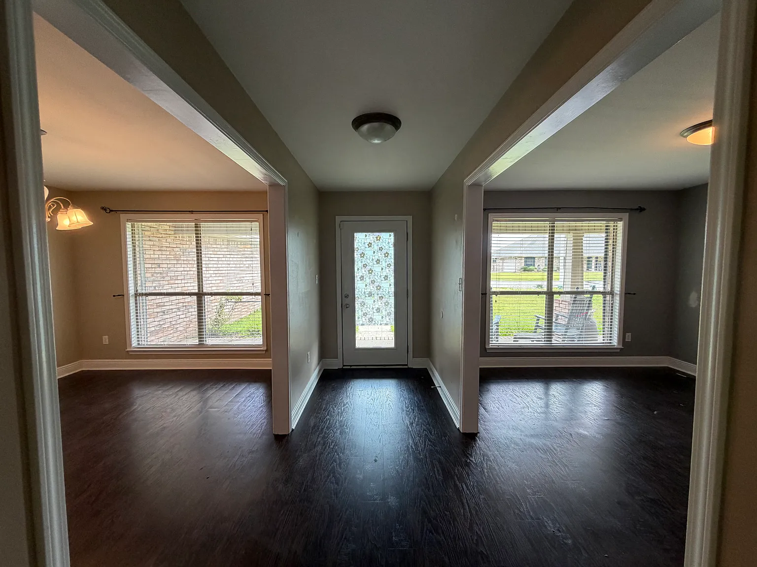 4 bed, 2547 sqft, $2,500 — Photo 2