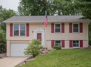 3221 Cameo Ln SW, Cedar Rapids, IA 52404