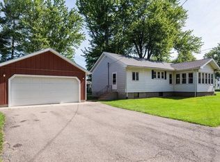 907 N Main St, Watervliet, MI