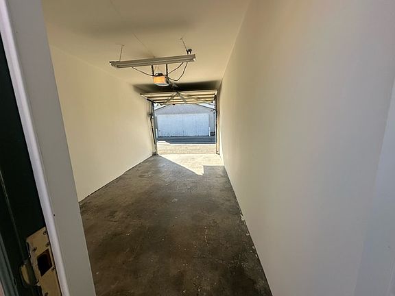 2nd image of 4028 1/2 Manhattan Beach Blvd #4028-1/2