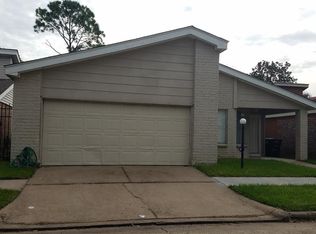 6411 Briar Glade Dr, Houston, TX 77072