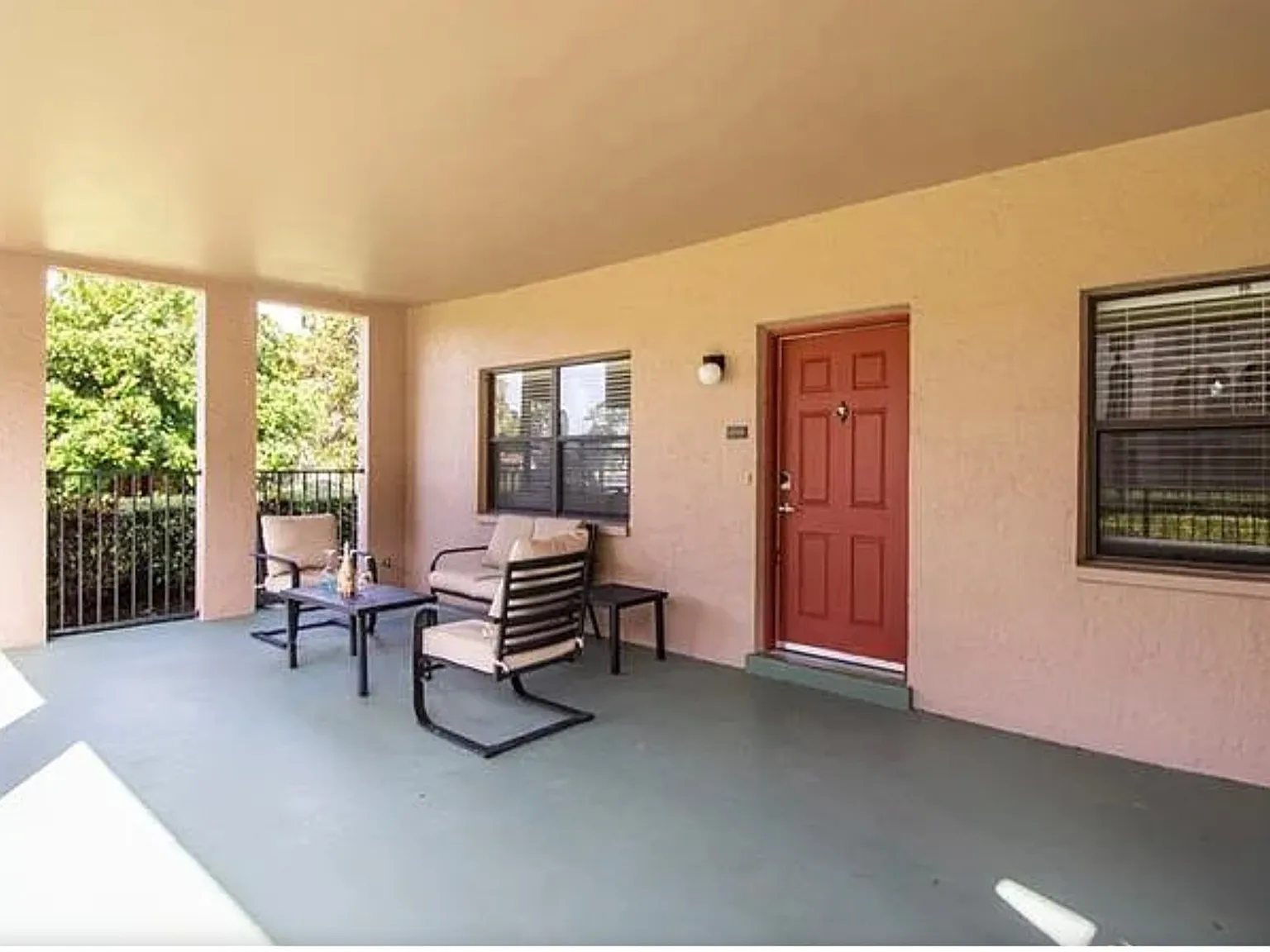 2 bed, 1160 sqft, $2,700 — Photo 1