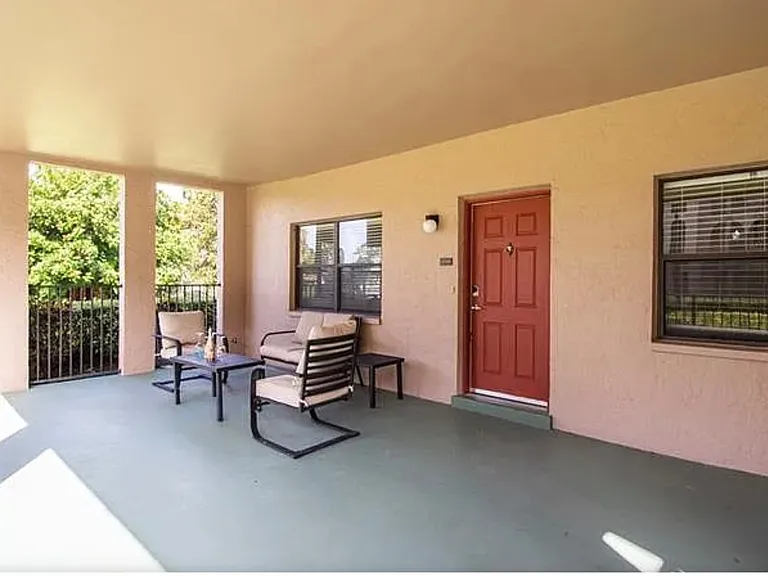 6150 Gulfport Blvd S #101 — Photo 1