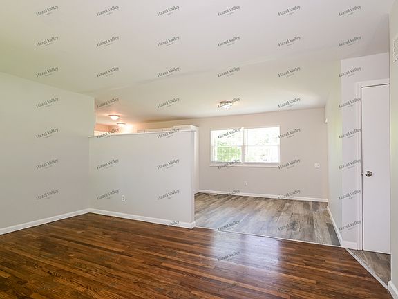 4th image of 1140 Lees Ln