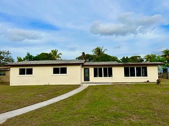 3rd image of 1101 NW 15th Ct