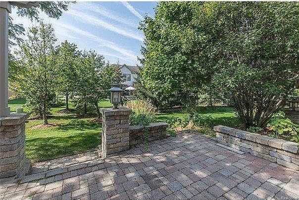 1st image of 494 Sylvan Dr