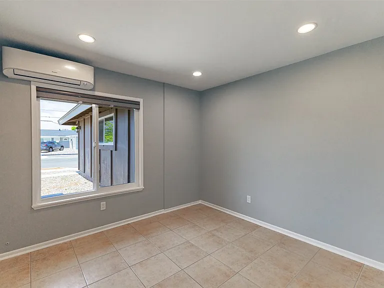 6547 Radcliffe Dr — Photo 14