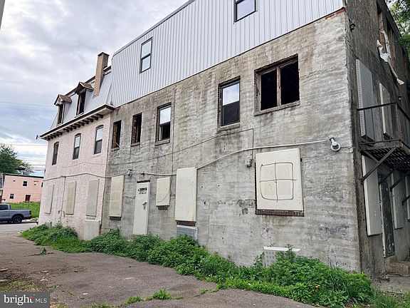 5th image of 1113 Upland St #1115