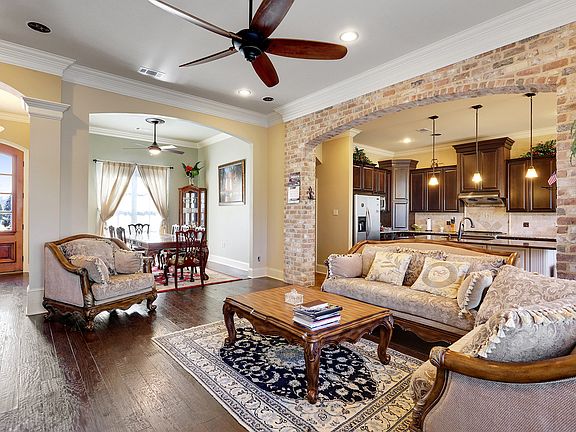 3rd image of 146 Harbour Town Ct